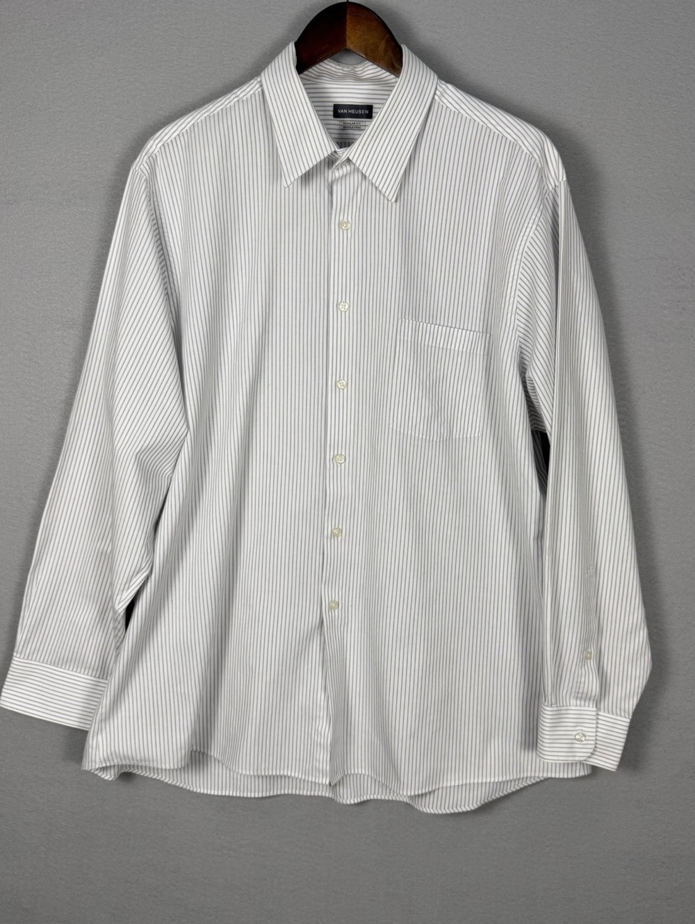 Van Heusen Men's 17/17.5 34/35 Regular Fit Button-Up Shirt